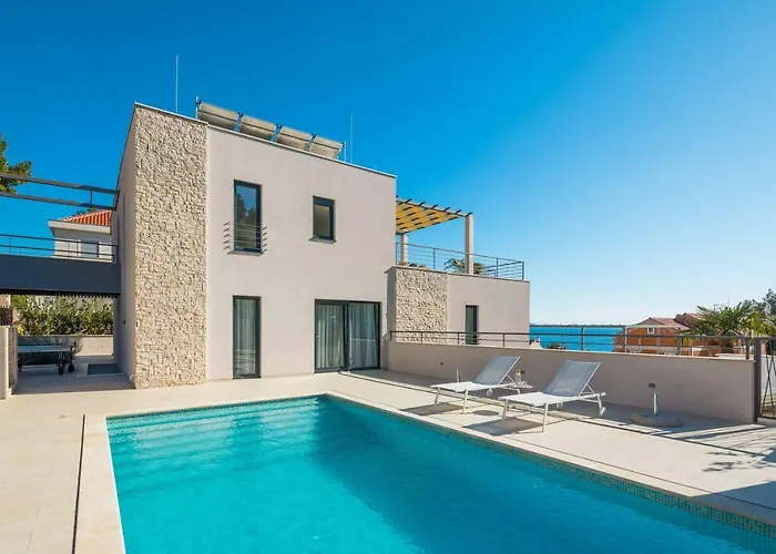 Luxury Lucice View Villa *