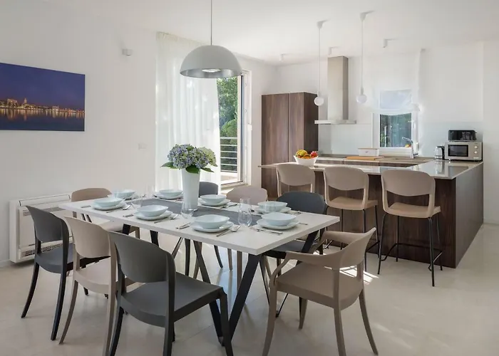 Villa Luxury Lucice View *